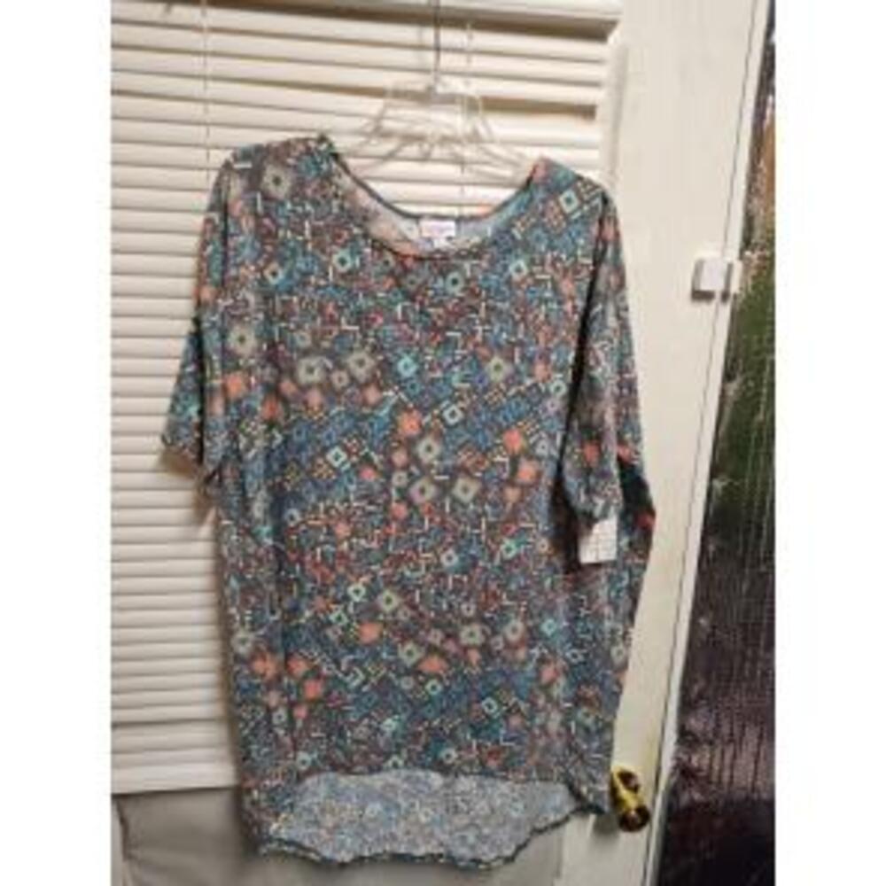 LuLaRoe Irma Geometric Patterned Tunic